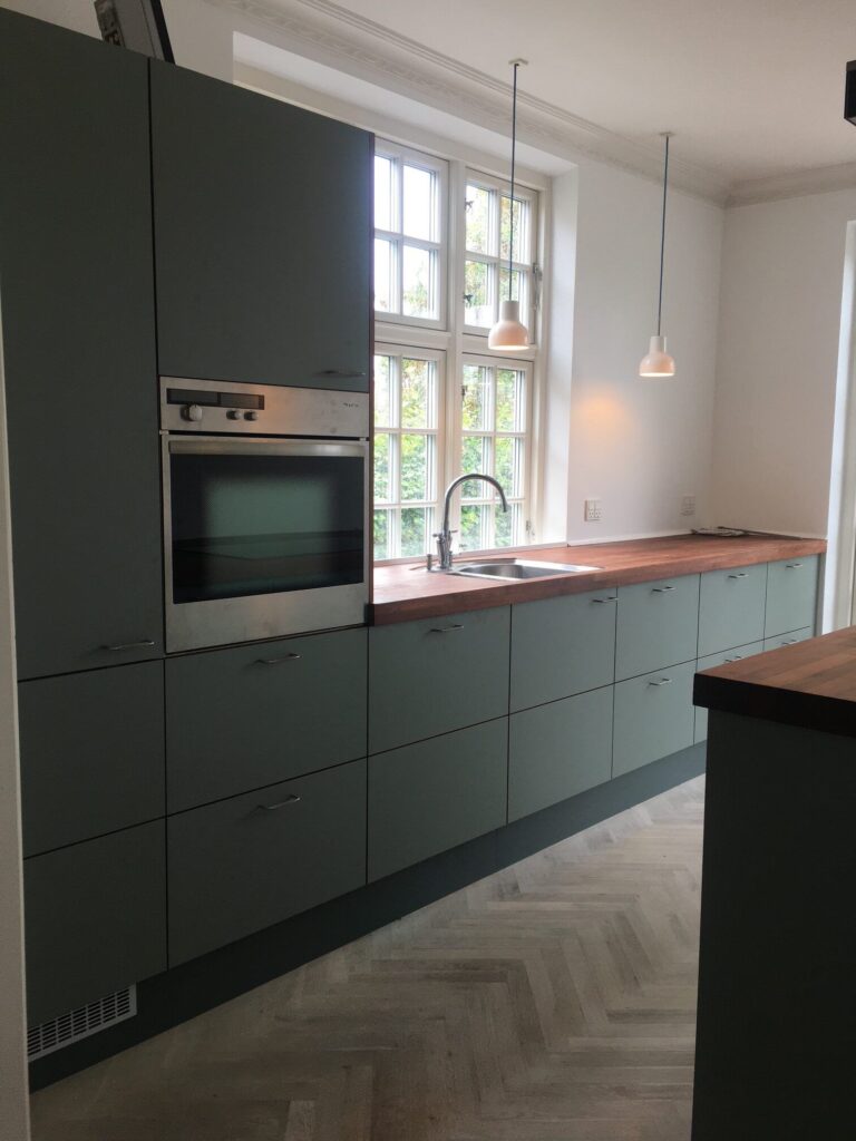Køkken forside - renoveret